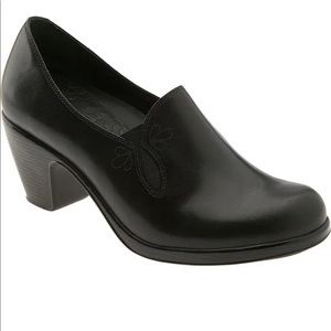 Dansko Beth black heel clogs size 38